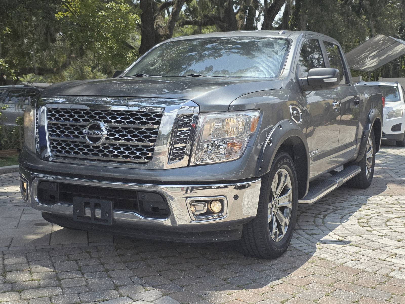 2017 Nissan Titan
